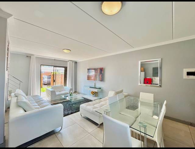 2 BEDROOM TOWNHOUSE FOR SALE IN BLUE HILLS